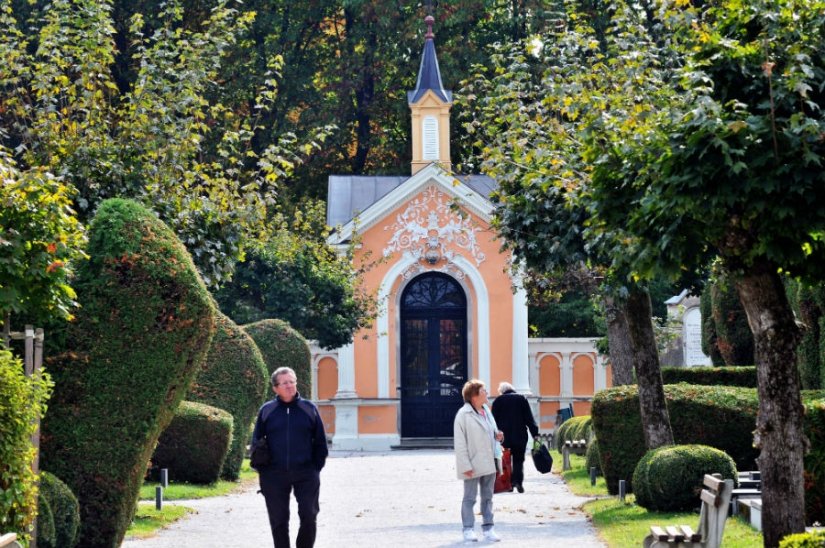 Župnik iz Kućan Marofa traži od Parkova jutarnje termine sahrana