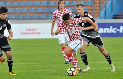 Mlada hrvatska reprezentacija pobijedila je u četvrtak na stadionu Varteksa reprezentaciju Bjelorusije 2:1