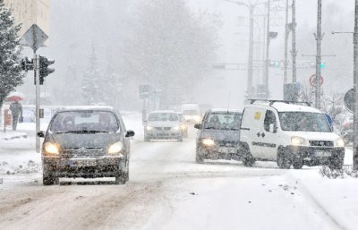 Za vrijeme zimskih uvjeta zabranjen je promet vozilima koja nemaju propisanu zimsku opremu