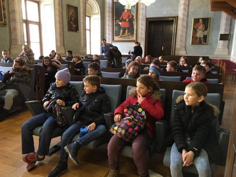 Županijsku palaču posjetili učenici VI. Osnovne škole iz Varaždina