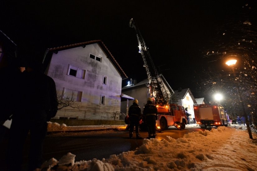 FOTO Vatrogasci gasili požar kuće u Vidovečkoj ul. u Varaždinu