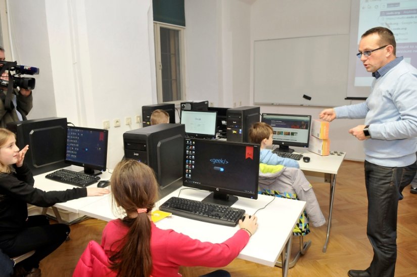 Varaždinski osnovnoškolci kroz igru i zabavu uče programirati