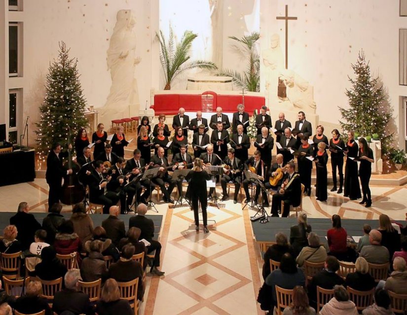 Zbor Varaždinskoga obrtničkoga glazbenog društva održao Božićni koncert