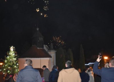 FOTO Brojni mještani Vinice dočekali novu 2018. godinu na Trgu Matije Gupca