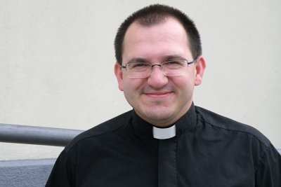 Zahvaljujući svećeniku iz Sračinca gluhe osobe mogu na mise i ispovijed na znakovnom jeziku