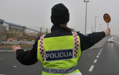 Policija traži očevice jučerašnje nesreće na raskrižju Supilove i Krležine