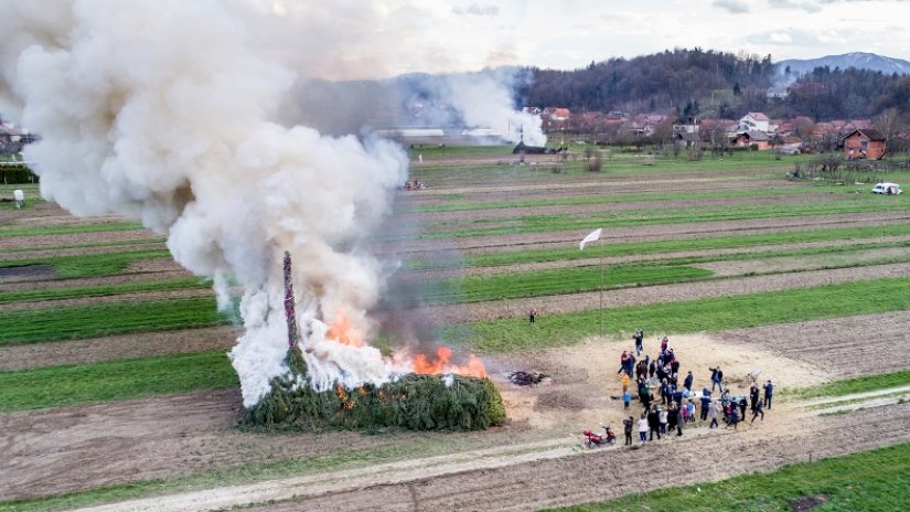 FOTO Zapaljene vuzmenke na ladanjskom području