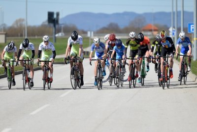 Mladi biciklisti iz Hrvatske i Slovenije nastupili na utrci &quot;Uskrsna nagrada Općine Gornji Kneginec&quot;