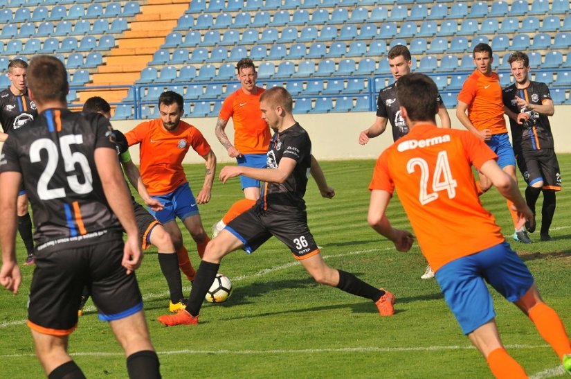 FOTO: Varaždin u prvom polufinalnom susretu Kupa ŽNS-a pobijedio Varteks