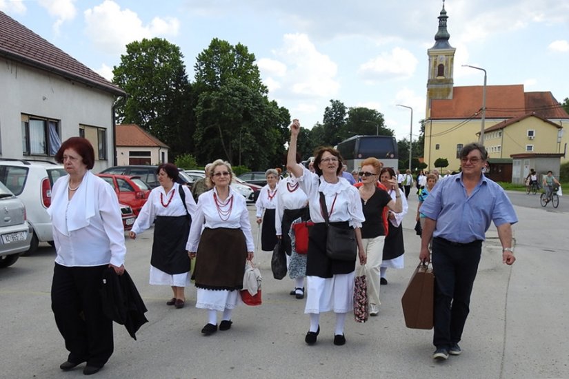 FOTO: Više od 300 umirovljenika na 4. Umirovljeničkoj kajkavijadi u V. Bukovcu