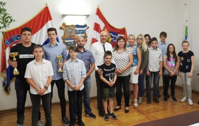 Zamjenik župana Paljak u Županijskoj palači primio članove Fight Cluba Kovačić