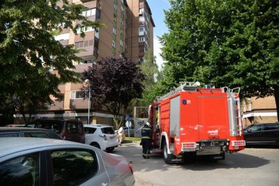 FOTO Članovi JVP gasili požar u kuhinji stana u Zagrebačkoj ul.