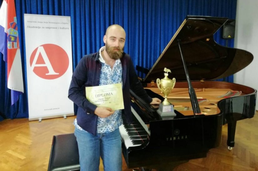 Mladom pijanistu Ivanu Bobiću Grand Prix na međunarodnom natjecanju u Makedoniji