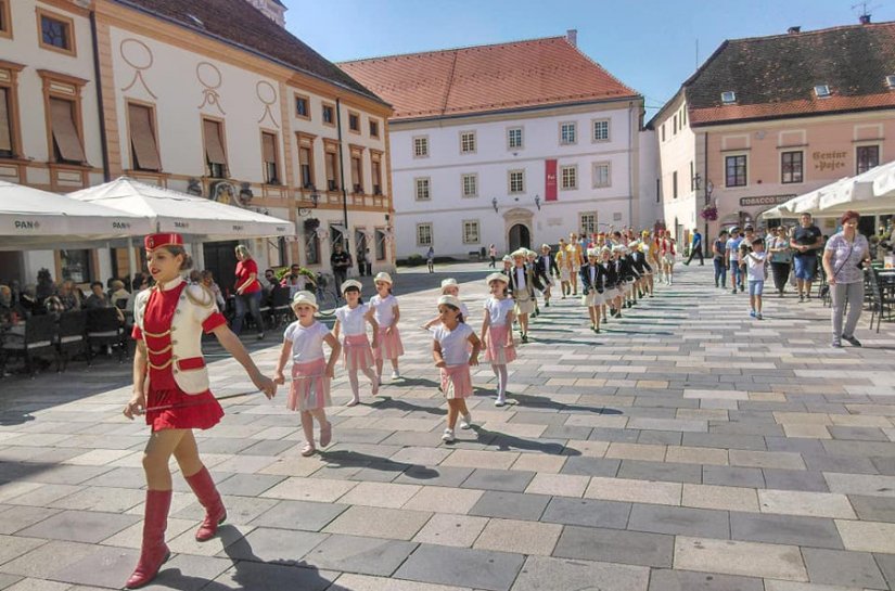 Varaždinske mažoretkinje: Ljetni Mažoret kamp uz igre i treninge u Vatrogasnom domu