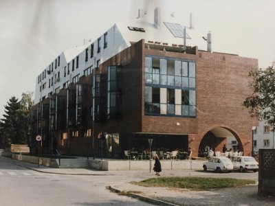 Stambena zgrada u Milkovićevoj ulici je 1984. nagrađena nagradom Drago Galić kao najbolje ostvarenje u području stambene arhitekture u Hrvatskoj