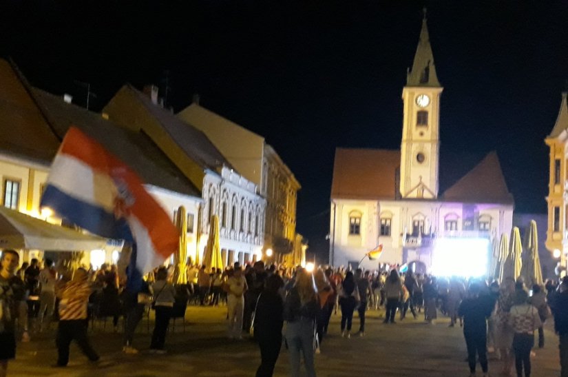 Veselje nakon pobjede u Sočiju na središnjem varaždinskom trgu