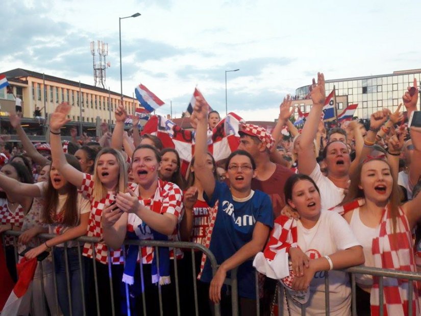 VIDEO Stigao Dalić, ludnica u Varaždinu: Zlatko, mi te volimo!