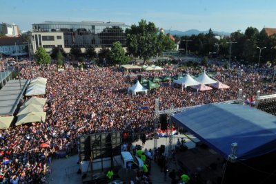 BRAVO VARAŽDIN Zlatka Dalića na Kapucinskom trgu dočekalo 15.000 ljudi!