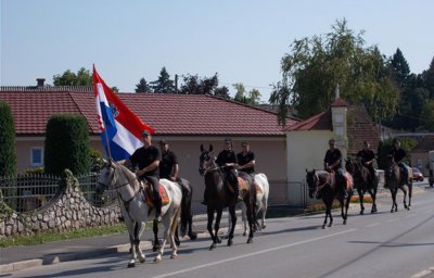 Povodom Dana pobjede svečani konjički mimohod kroz Općinu Vinica