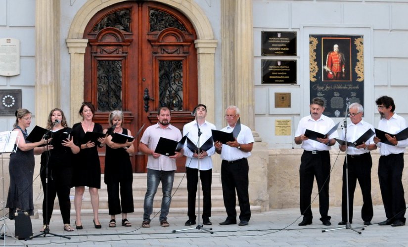 FOTO: Od Olivera Dragojevića pjesmom se oprostili i Varaždinci