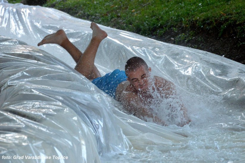 I ove će godine mnogi uživati na Slip and Slide toboganu