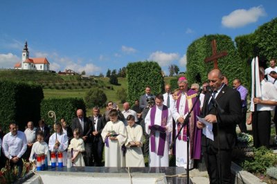 FOTO U Višnjici pokopani posmrtni ostaci ubijenih u šumi Belaš