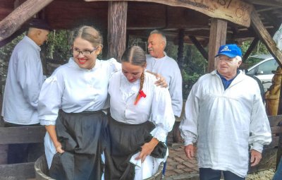 &quot;Skrajski pajdaši&quot; iz Salinovca organiziraju tradicionalnu salinovečku berbu grožđa