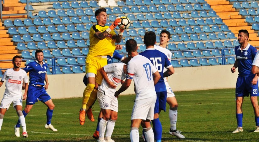 FOTO: Nakon dva uzastopna poraza Varaždinu s igračem manje bod protiv Zadra