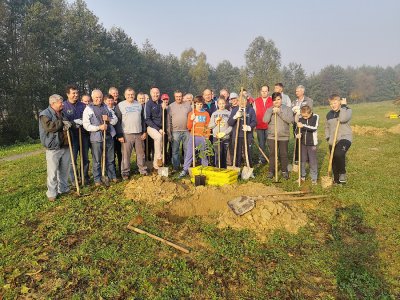 Sudionici akcije sadnje kestena u Ljubešćici