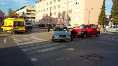 FOTO U nesreći kod varaždinskog Suda ozlijeđena jedna osoba