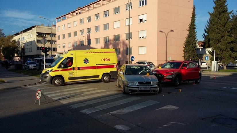 Tijekom vikenda deset prometnih nesreća, dvije osobe ozlijeđene