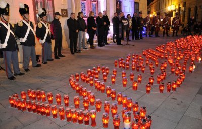 VIDEO, FOTO: Varaždinci zapalili svijeće i odali počast žrtvama Vukovara
