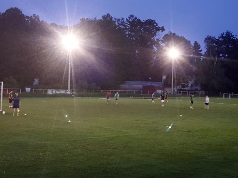 Postavljeni novi reflektori na nogometnom terenu NK Budućnosti Vidovec