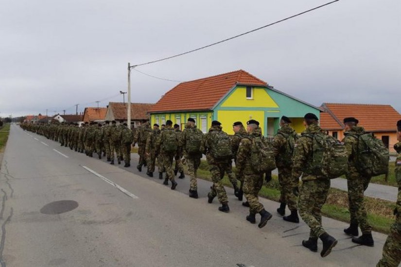 Vojnici jutros iz Našica pješke krenuli prema Varaždinu