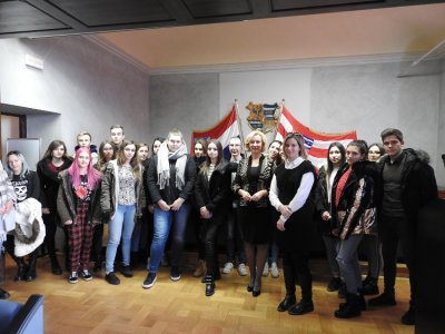 Učenici Prve gimnazije Varaždin posjetili Županijsku palaču