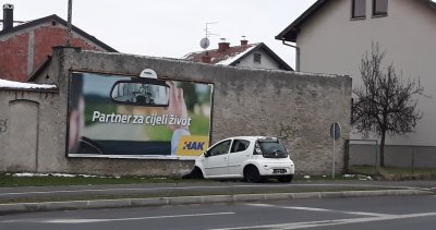 Varaždin: Pijan autom sletio s ceste te se zabio u zid kuće