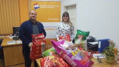 Mladi HNS-a Varaždin prikupili  70 kilograma hrane za životinje u Udruzi Spas