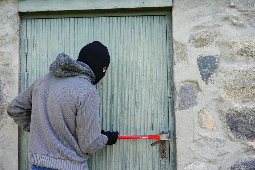 Lopovi provalili u trgovine i poslovne prostore, ovaj puta pobjegli s malim iznosima