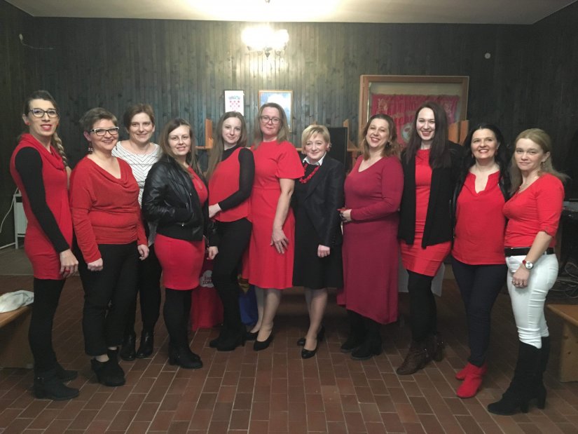 Članice Društva sportske rekreacije Strmec u crvenim haljinama zbog dobrog razloga