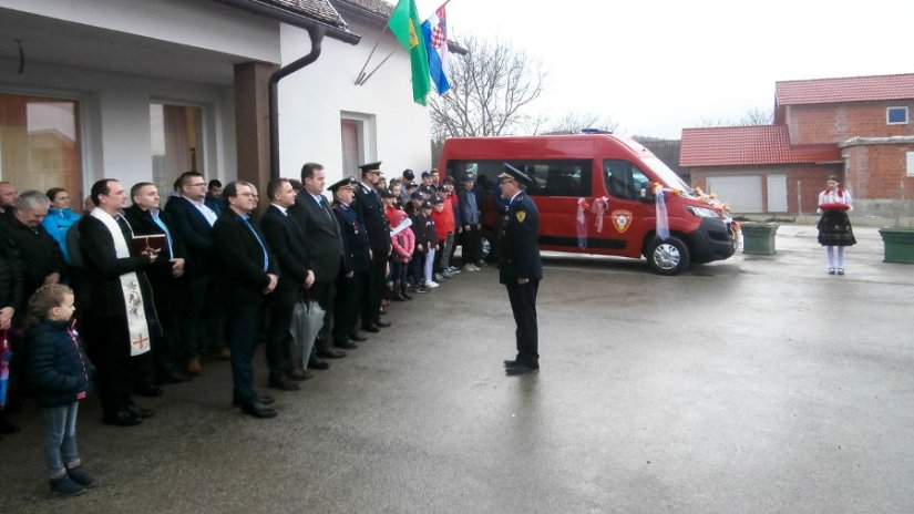 Općina Maruševec darovala novo vatrogasno vozilo DVD-u Donje Ladanje