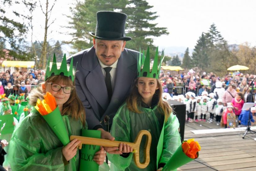 FOTO Gradonačelnik Novog Marofa ostao bez ključeva, grad okupirale maškare!