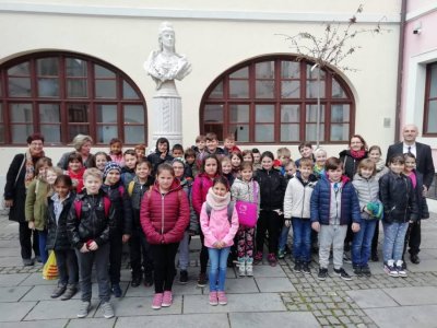 Učenici OŠ Petrijanec otkrivali povijesne zanimljivosti u Županijskoj palači