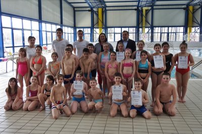 Podijeljene diplome za plivanje učenicima Osnovne škole Šemovec