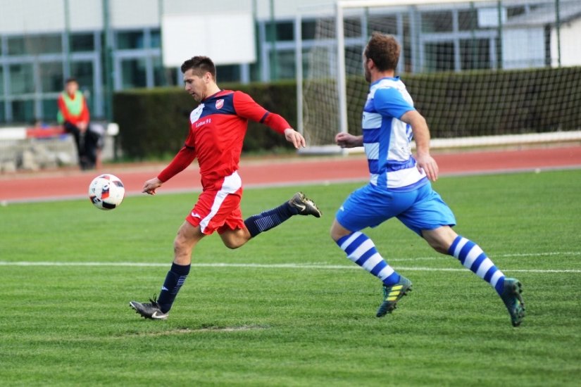 Nikola Bubnjarić (crveni dres) zabio pobjednički gol za Slobodu ŠN