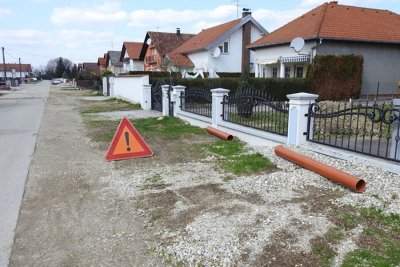 Pri kraju izgradnja priključaka na kanalizaciju u Ulici Nikole Tesle u Trnovcu