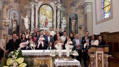 U jednom danu u župi sv. Martina biskupa u Varaždinskim Toplicama kršteno čak sedmero djece!