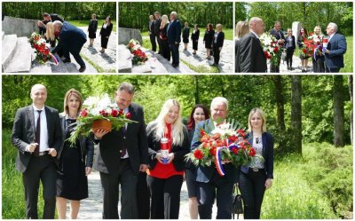 Položili vijence kod spomenika Prvom partizanskom odredu u šumi Brezovica kraj Siska