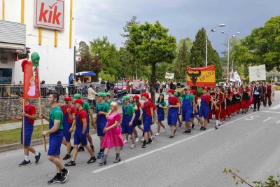 Maturanti Srednje škole Ivanec u prepunoj dvorani izveli priredbu za pamćenje