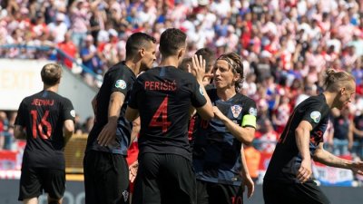 Slavlje hrvatskih reprezentativaca nakon postignutog gola u današnjem nadmetanju s Walesom