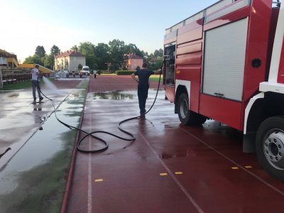 Uz pomoć varaždinskih vatrogasaca temeljito je očišćena stara staza te je utvrđen broj i veličina obuhvata sanacije atletske staze